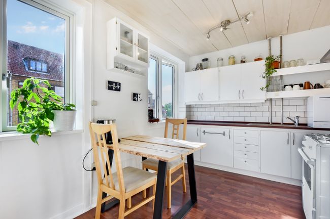 Langdraget 25, 1. TV.